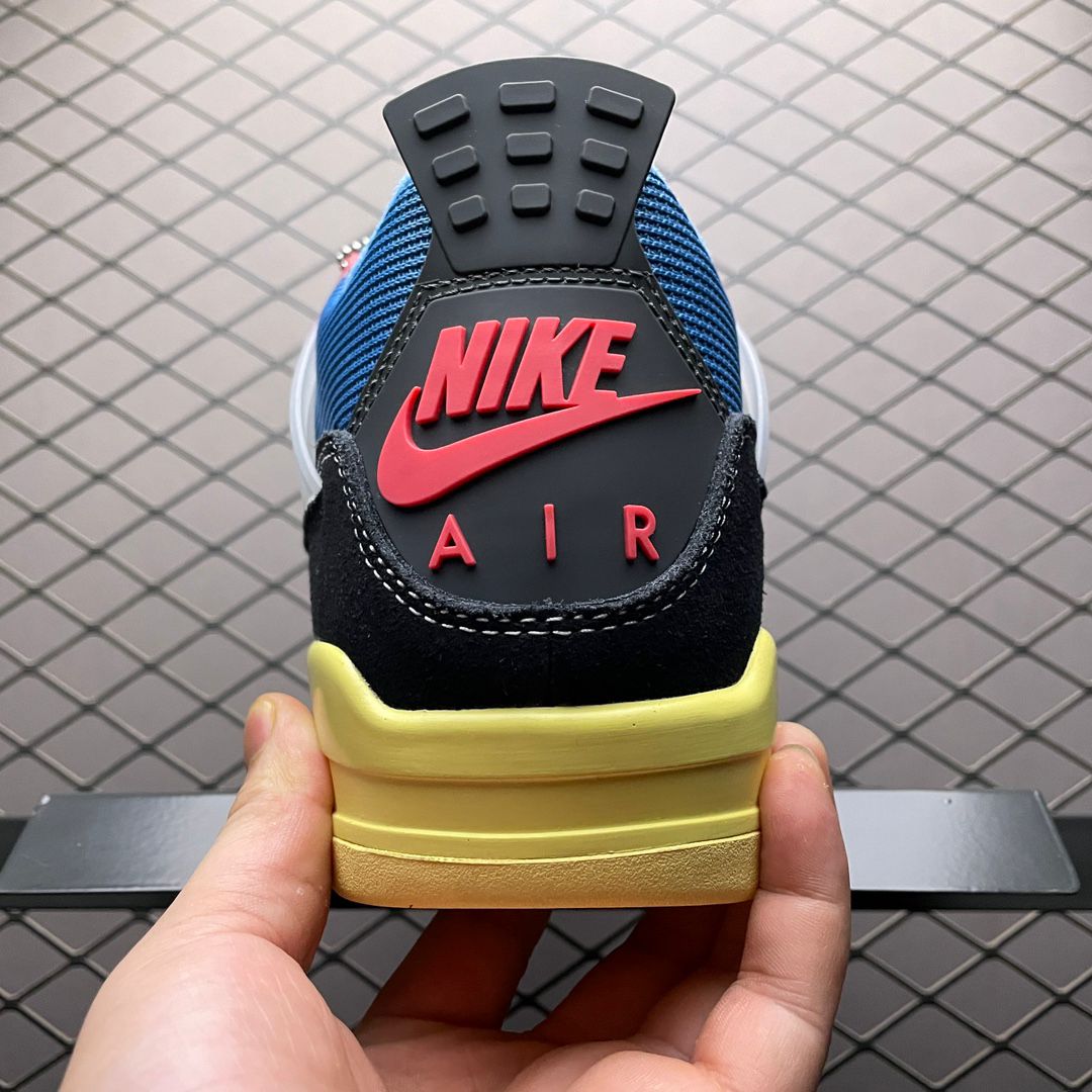 JORDAN 4