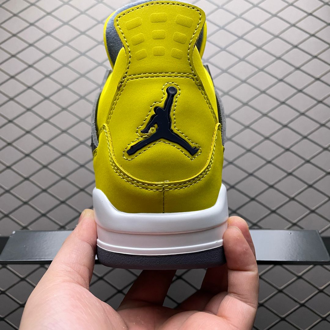 JORDAN 4