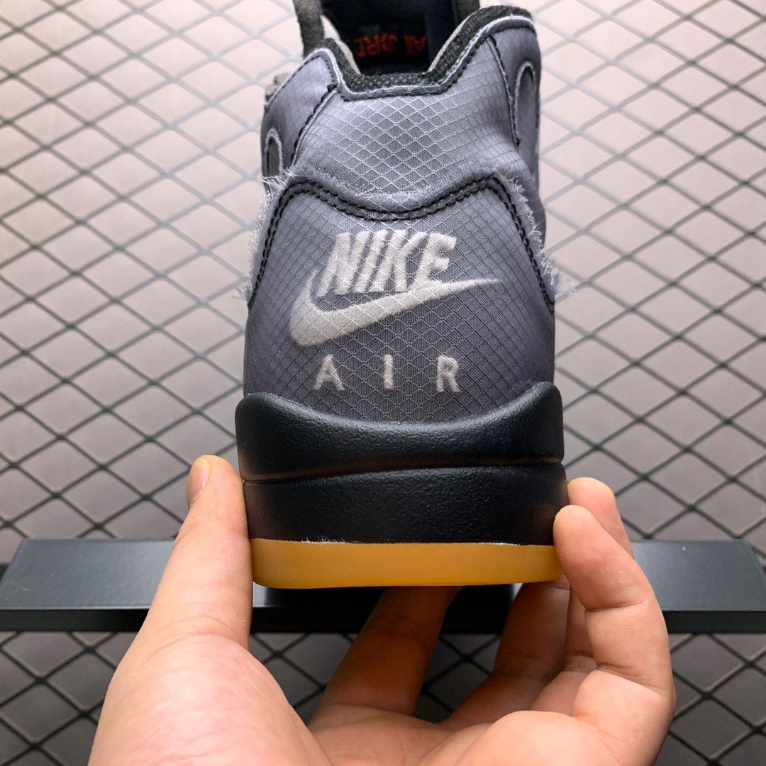 JORDAN 5