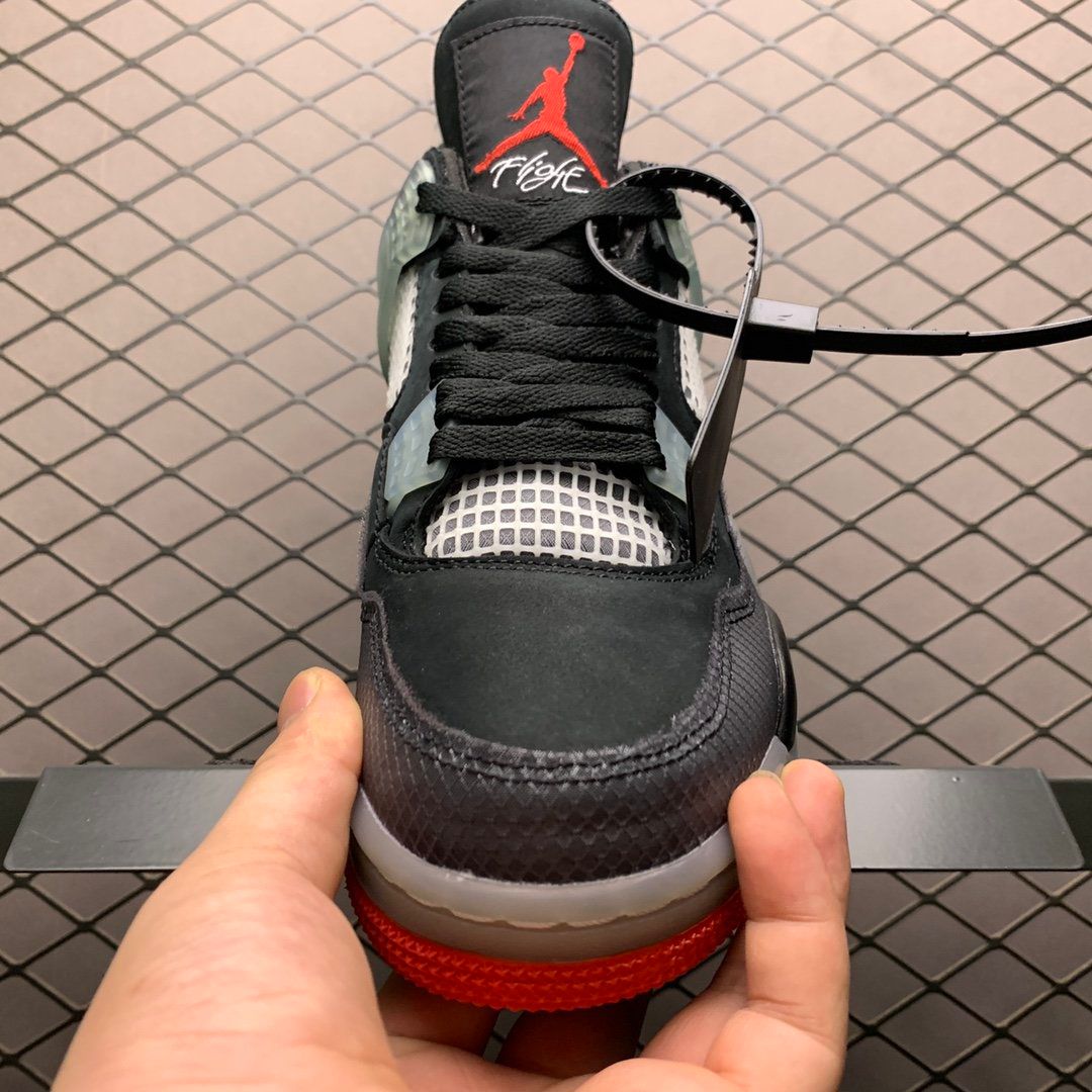 JORDAN 4