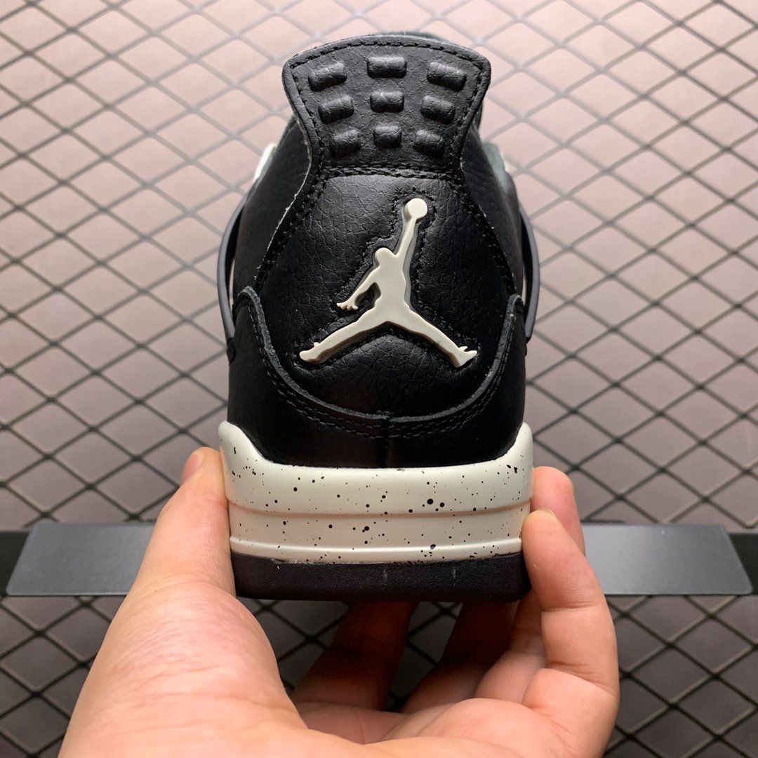 JORDAN 4