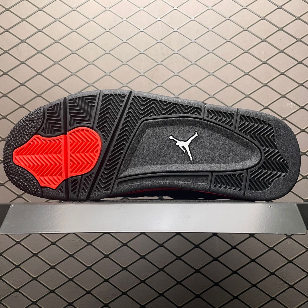 JORDAN 4