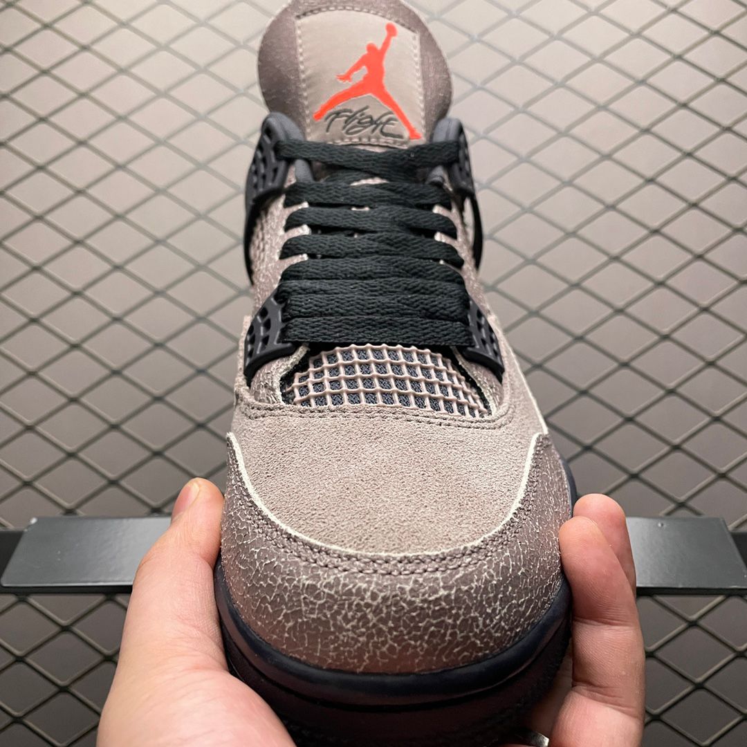 JORDAN 4