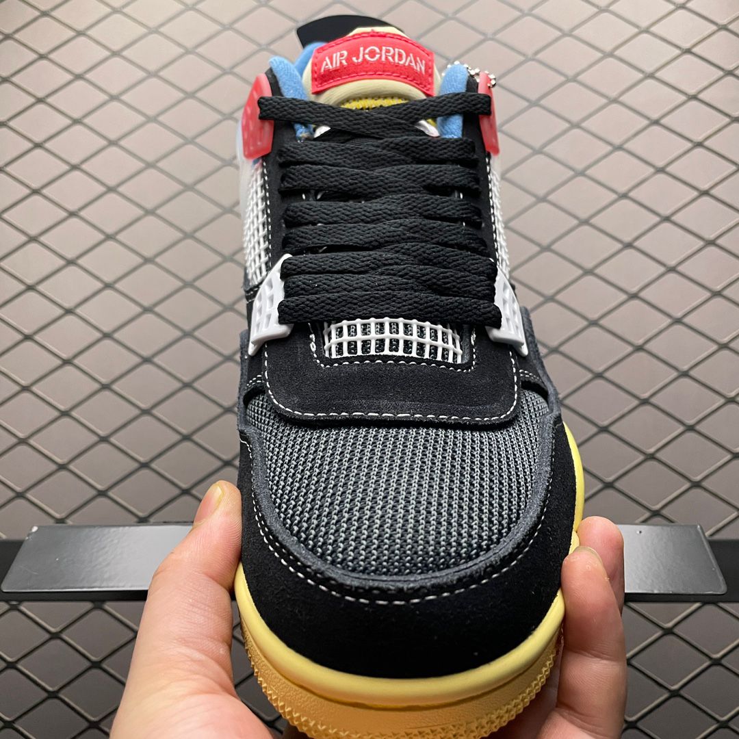 JORDAN 4