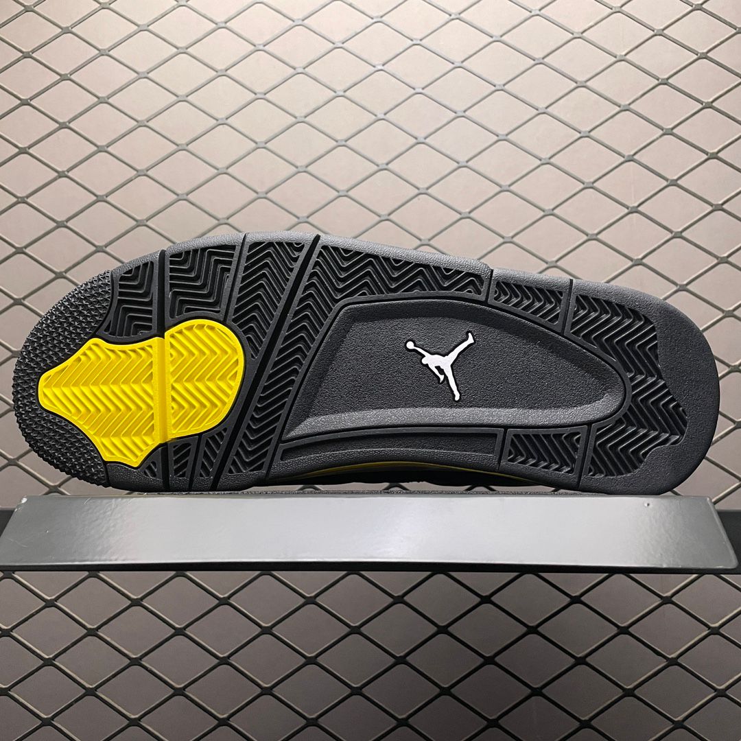 JORDAN 4
