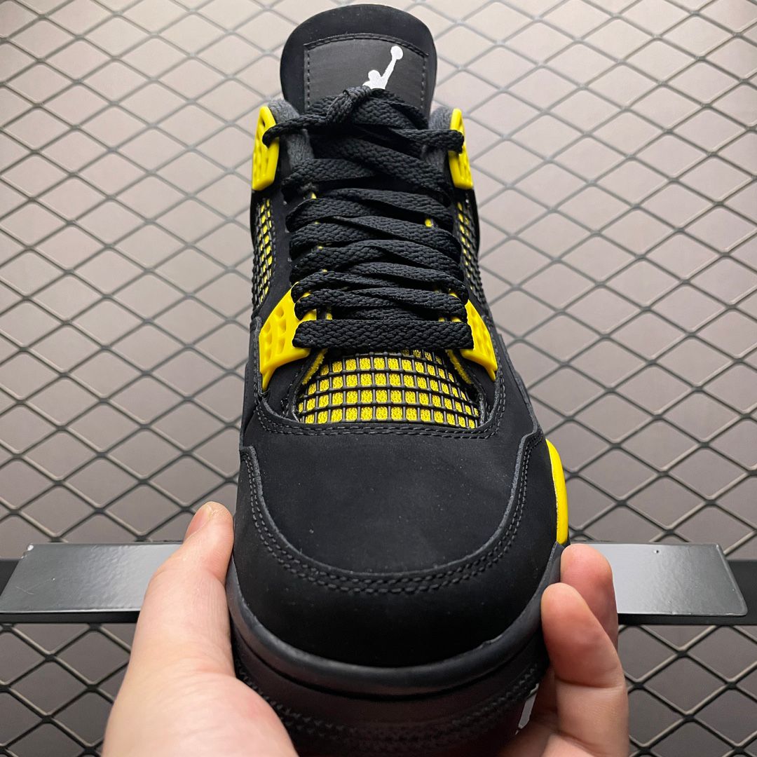 JORDAN 4