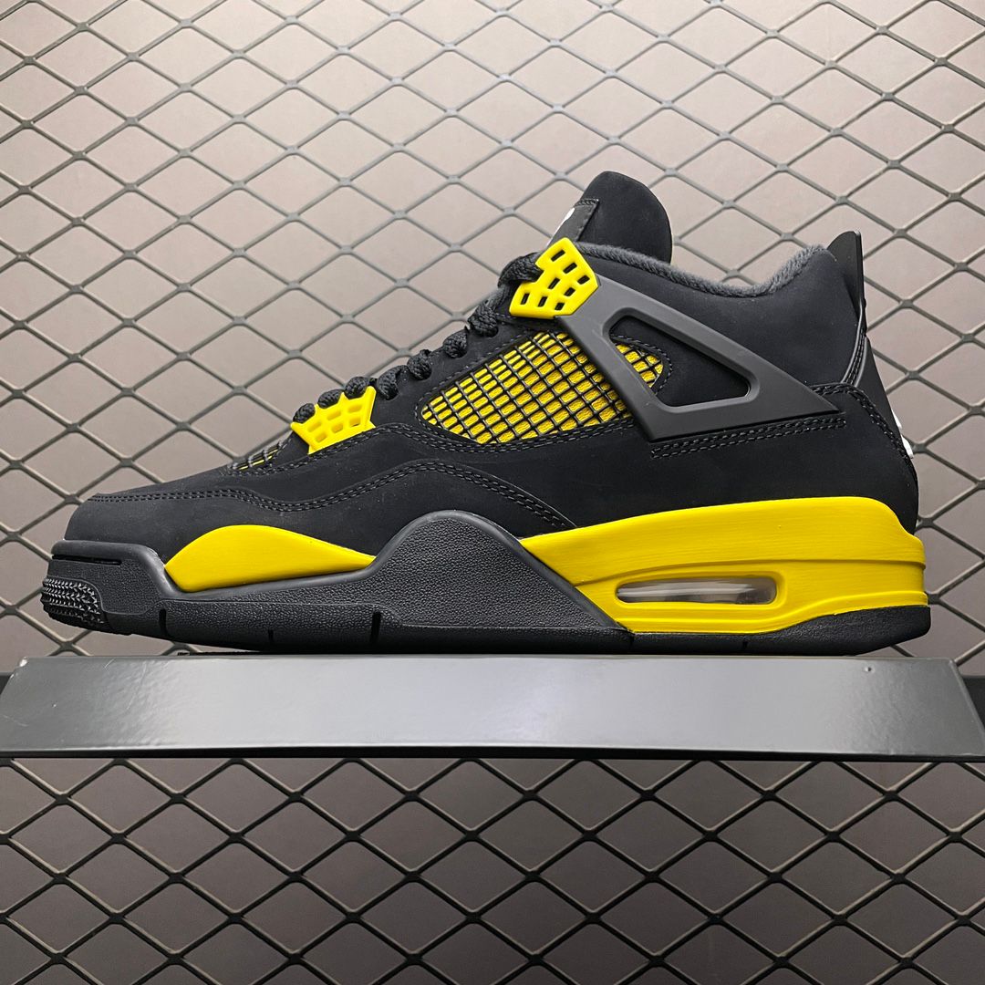 JORDAN 4