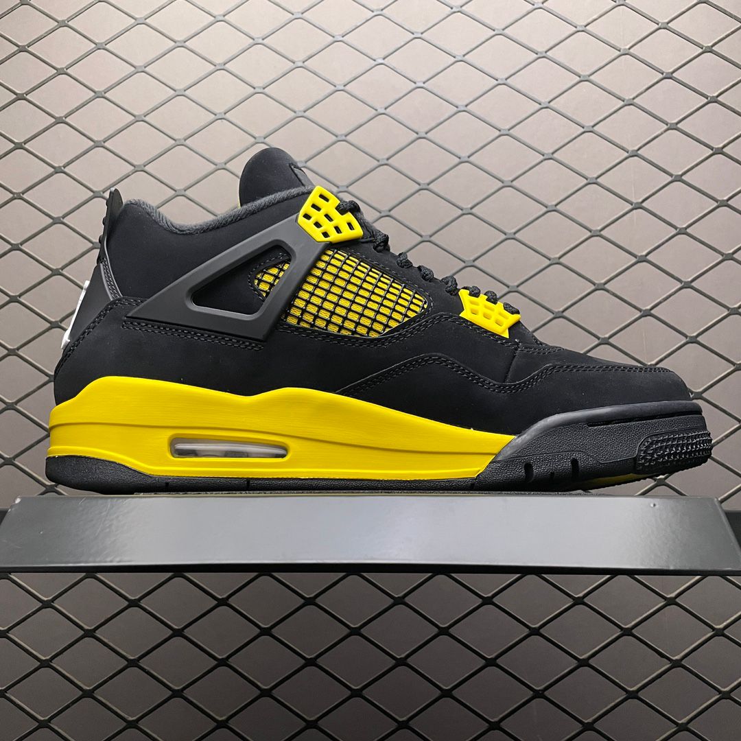 JORDAN 4