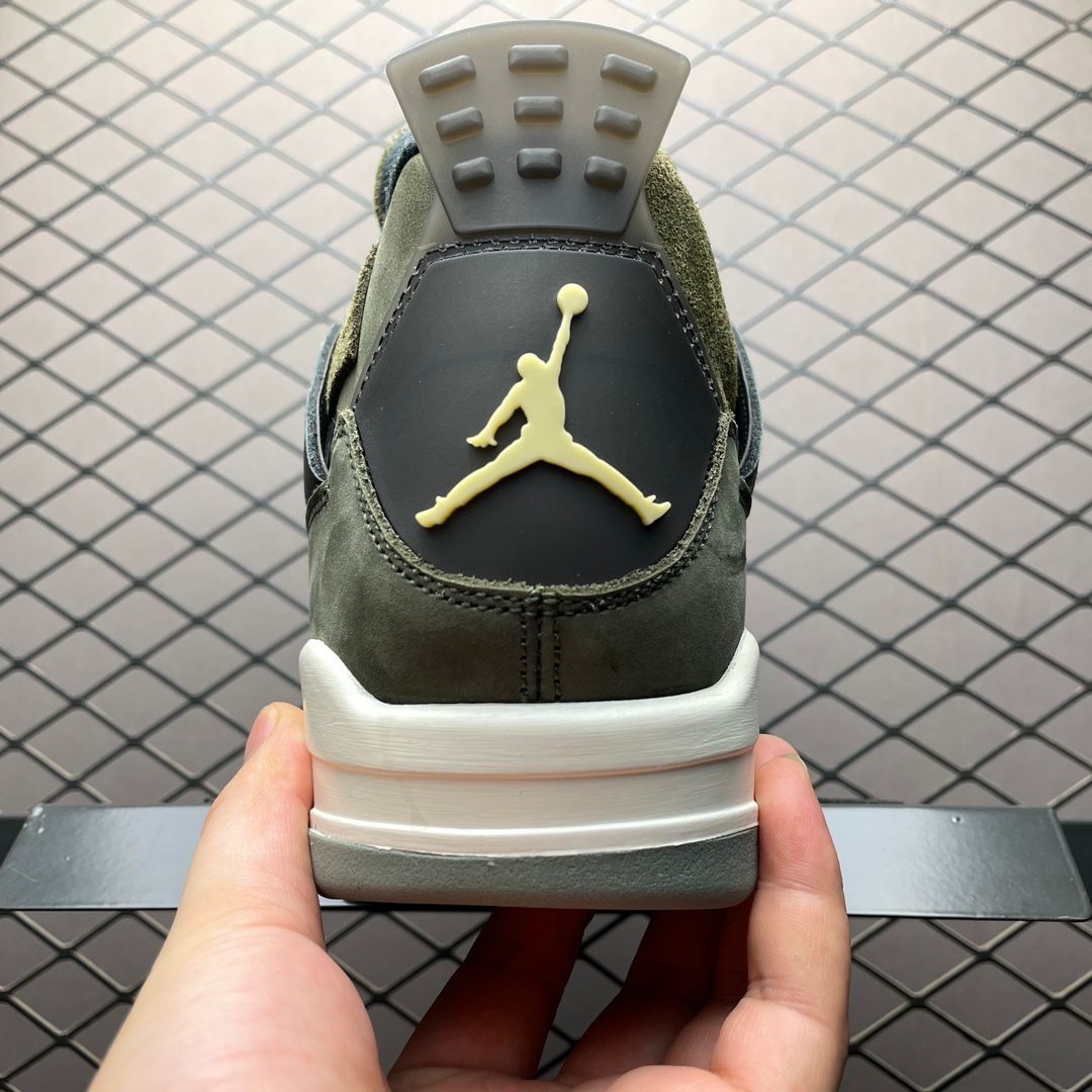 JORDAN 4