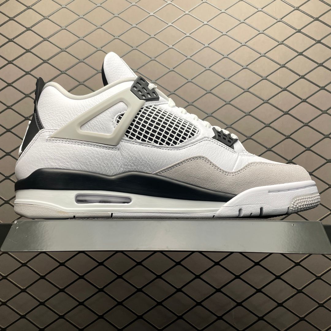 JORDAN 4