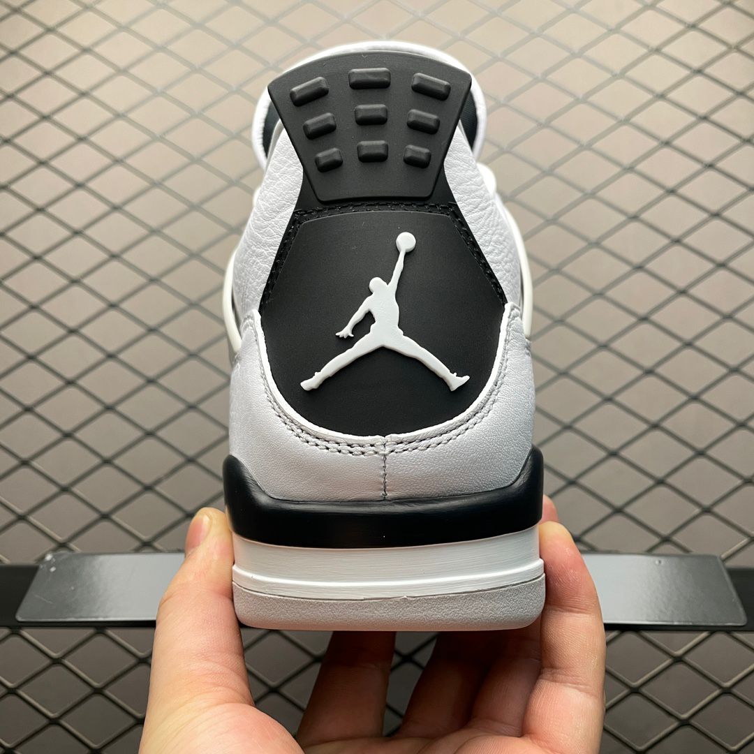 JORDAN 4