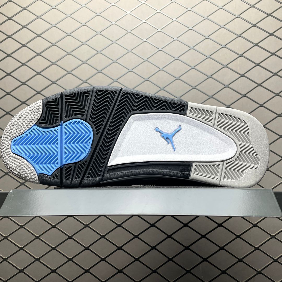 JORDAN 4