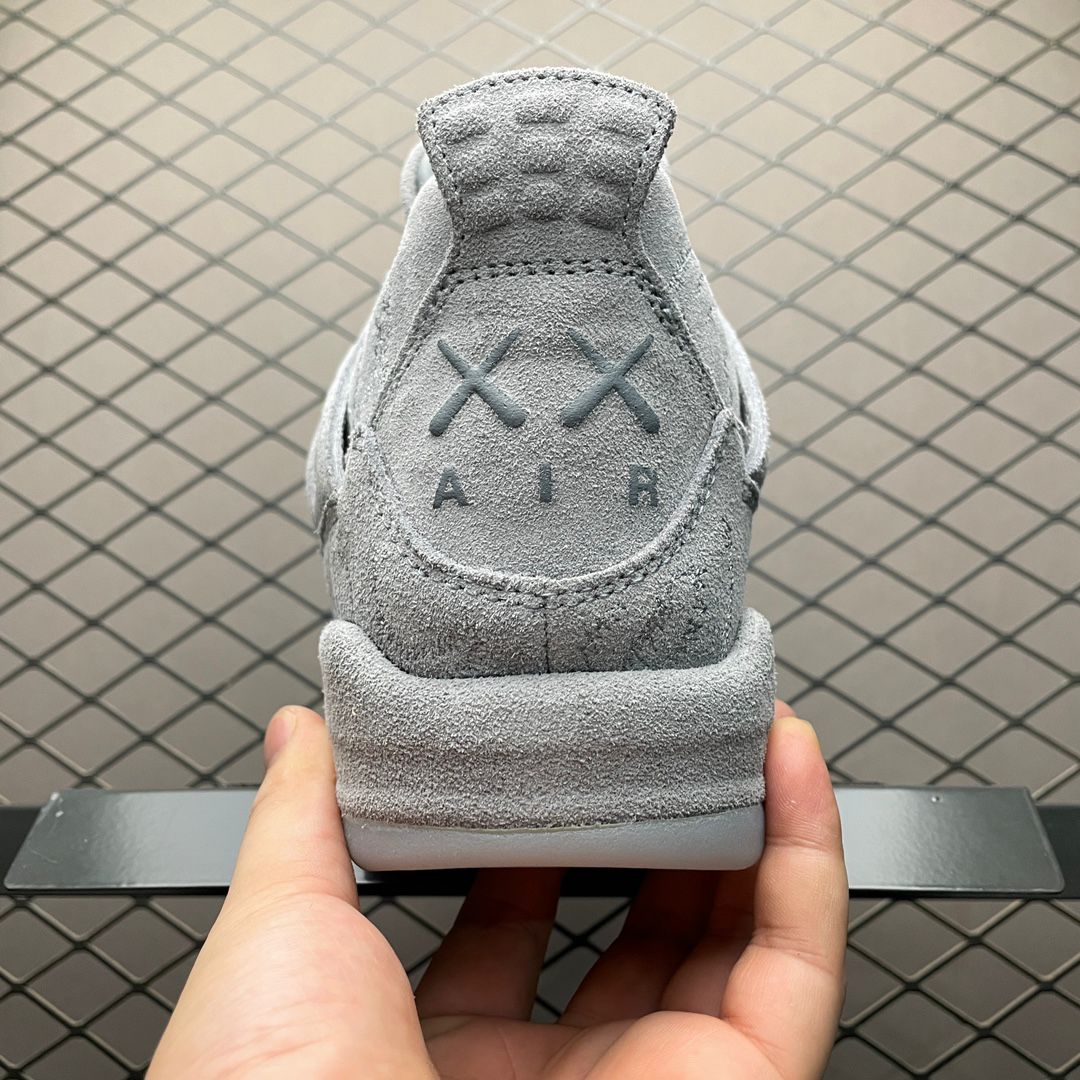 JORDAN 4