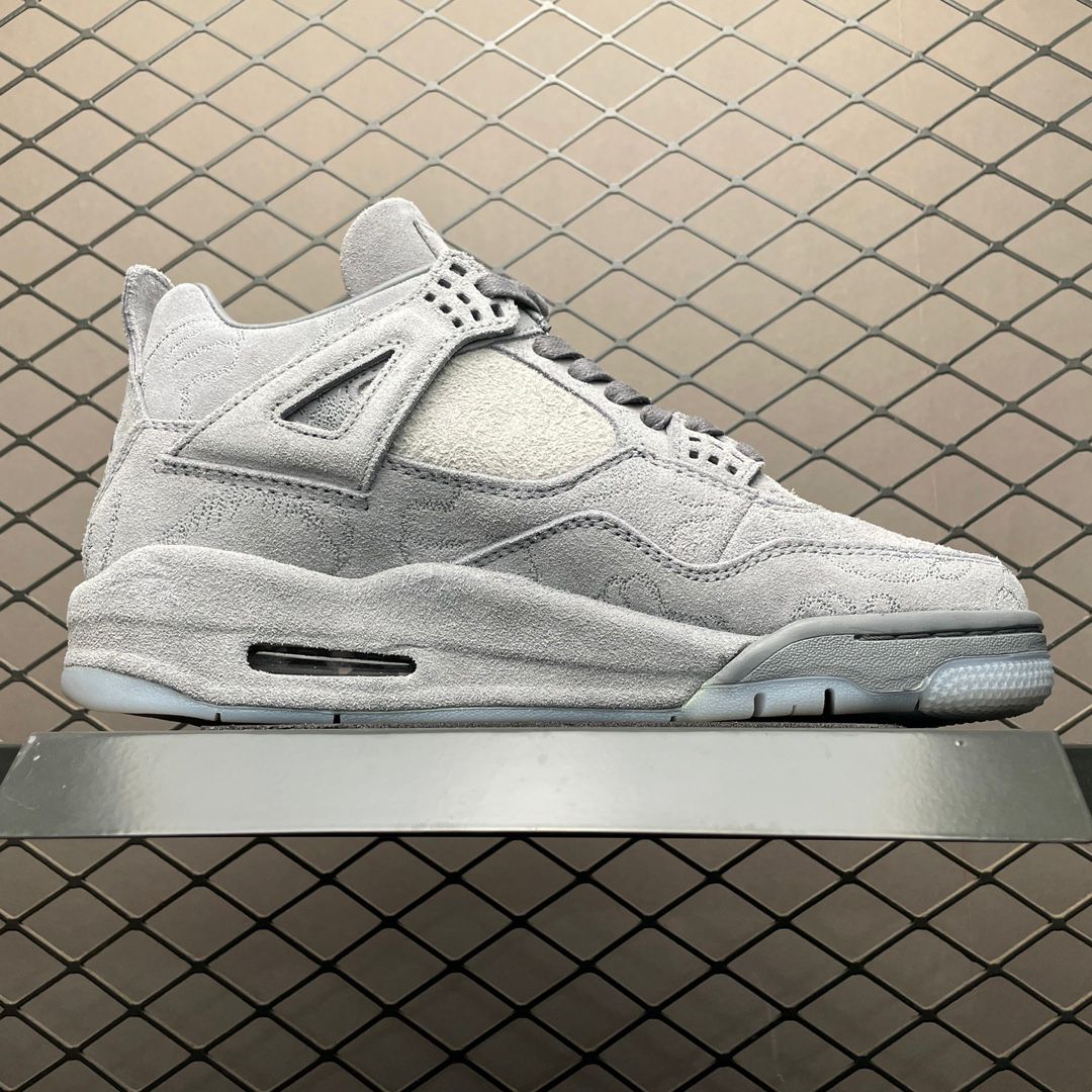 JORDAN 4