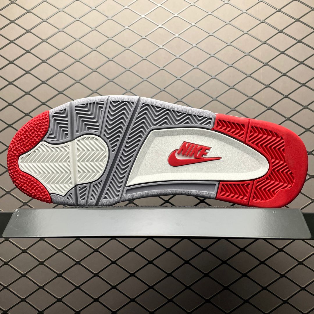 JORDAN 4