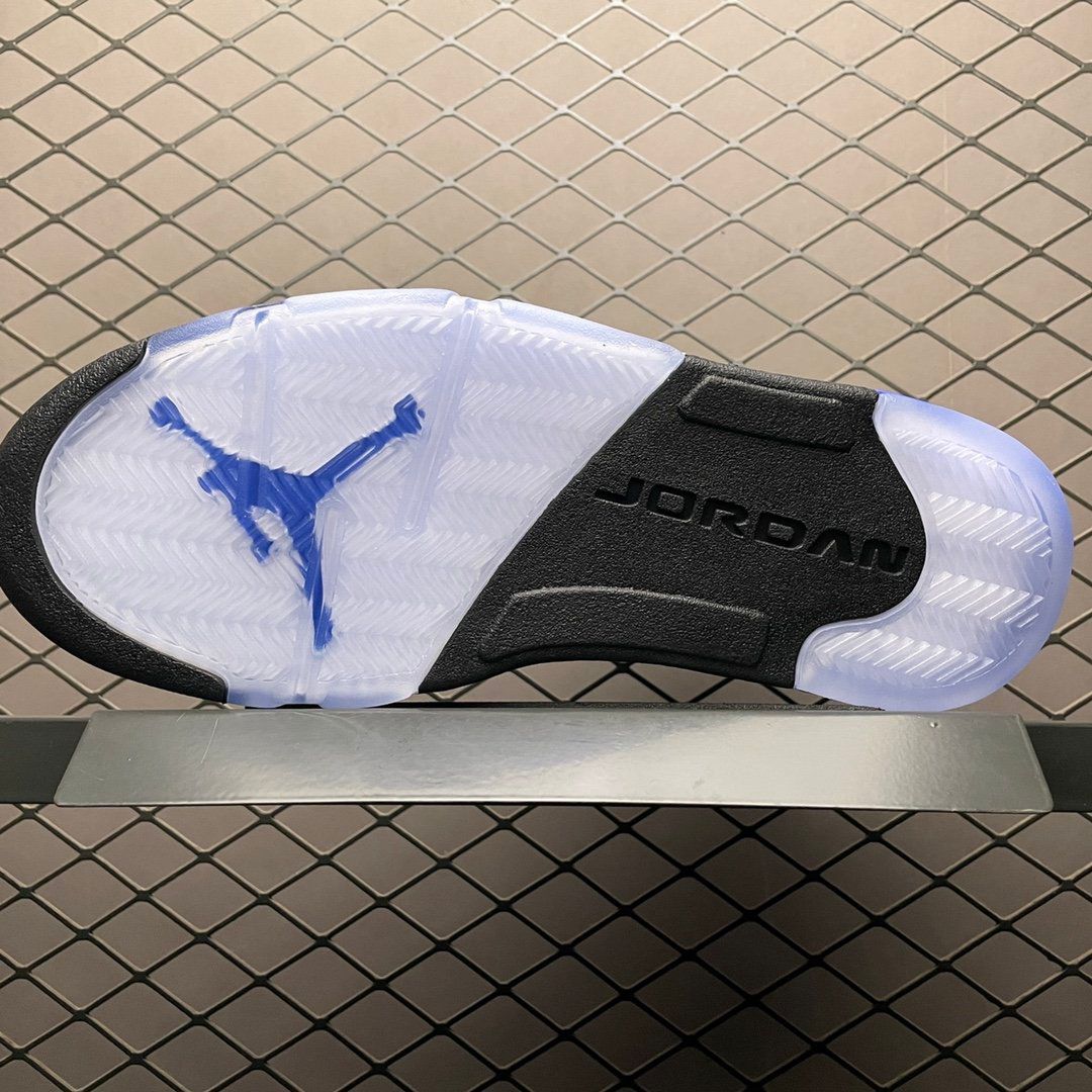 JORDAN 5